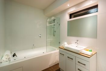 Crest On Barkly Serviced Apartments - Accommodation Port Macquarie 1