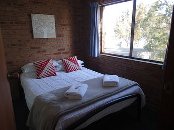 Dungowan Waterfront Apartments - Accommodation Port Macquarie 13