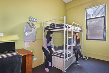 Melbourne Central YHA - Hostel - Accommodation Port Macquarie 1