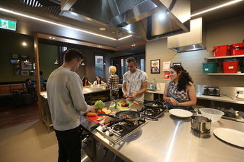 Melbourne Central YHA - Hostel - Accommodation Port Macquarie 13