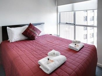 Plum Collins Street Serviced Apartments - Accommodation Port Macquarie 0
