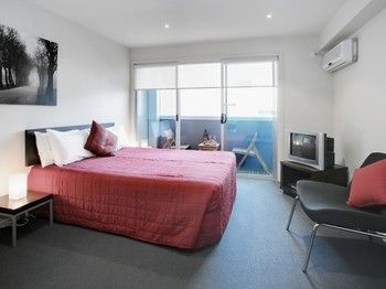 Plum Collins Street Serviced Apartments - Accommodation Port Macquarie 1