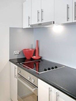 Plum Collins Street Serviced Apartments - Accommodation Port Macquarie 11
