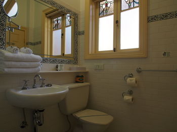 Simpson Of Potts Point - Accommodation Port Macquarie 8
