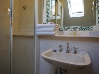 Simpson Of Potts Point - Accommodation Port Macquarie 36