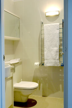 By The Beach B&B And Apartments - Accommodation Port Macquarie 6
