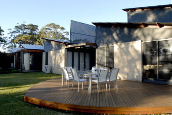 By The Beach B&B And Apartments - Accommodation Port Macquarie 11