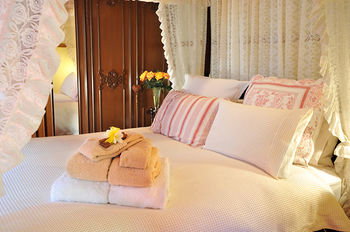 Mary Card's Coach House - Accommodation Port Macquarie 7