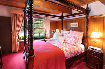 Mary Card's Coach House - Accommodation Port Macquarie 9