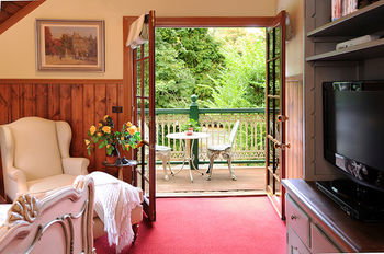 Mary Card's Coach House - Accommodation Port Macquarie 12