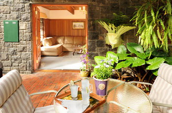 Mary Card's Coach House - Accommodation Port Macquarie 13