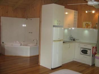 Belle's At Montville - Accommodation Port Macquarie 7