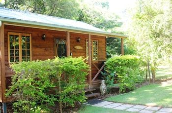 Sunshine Valley Cottages - Accommodation Port Macquarie 10