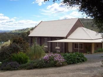 Church House B&B Gundagai - Accommodation Port Macquarie 1
