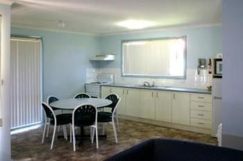 Kings Point Retreat - Accommodation Port Macquarie 11