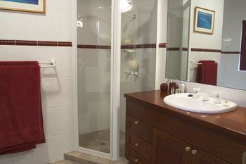 Kingfishers Manor @ Noosa - Accommodation Port Macquarie 6