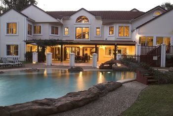 Kingfishers Manor @ Noosa - Accommodation Port Macquarie 13