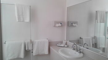 Branxton House Motel, Hunter Valley - Accommodation Port Macquarie 10