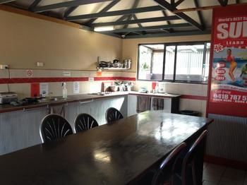 Noosa Backpackers Resort - Hostel - Accommodation Port Macquarie 12