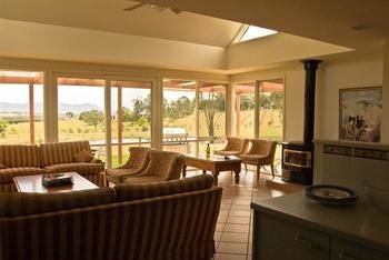 Rothbury Escape - Accommodation Port Macquarie 7