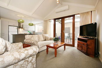 Wattle Holiday Rental - Accommodation Port Macquarie 6