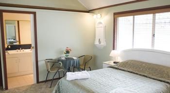 Santosa Cottage - Accommodation Port Macquarie 4