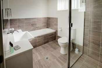 Wallsend Executive Apartments - Accommodation Port Macquarie 2