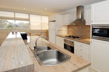 Neutral Bay 46 Young Furnished Apartment - Accommodation Port Macquarie 4