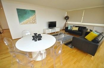 Neutral Bay 46 Young Furnished Apartment - Accommodation Port Macquarie 8