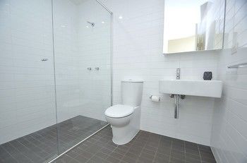 Neutral Bay 4 Young Furnished Apartment - Accommodation Port Macquarie 0