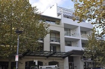 Neutral Bay 4 Young Furnished Apartment - Accommodation Port Macquarie 1