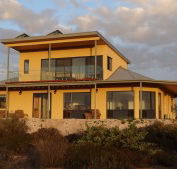 Dolphin Holiday House - Accommodation Port Macquarie