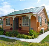 Grand Ole Topiary Cottage