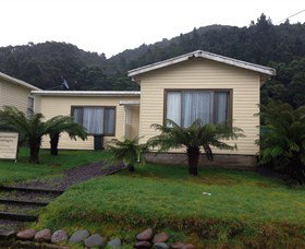 Queenstown Cottages - Owen - Accommodation Port Macquarie 0