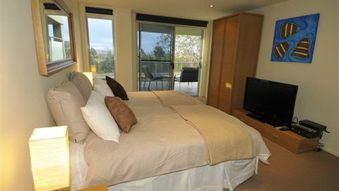 Gippsland Lakehouse - Accommodation Port Macquarie 5
