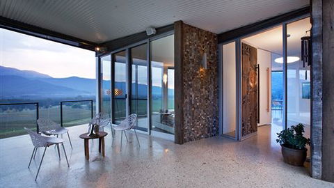 Feathertop Chateau - Accommodation Port Macquarie 4