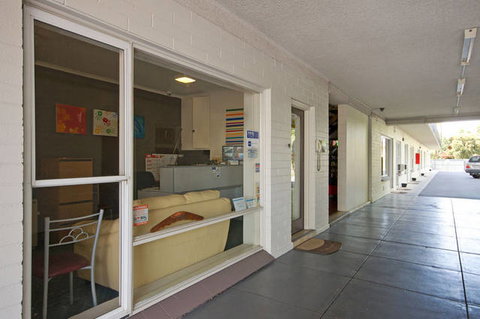 Hello Adelaide Motel + Apartments - Accommodation Port Macquarie 1