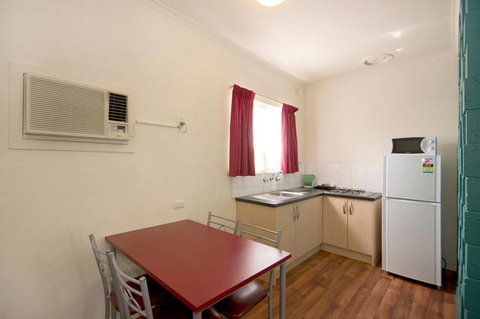 Hello Adelaide Motel + Apartments - Accommodation Port Macquarie 4