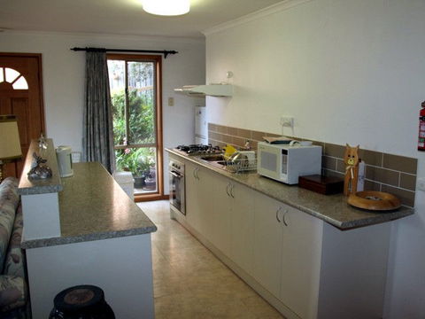 Adrienne's Place On The Hill - Accommodation Port Macquarie 0