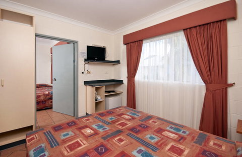 Cairns Queens Court - Accommodation Port Macquarie 0