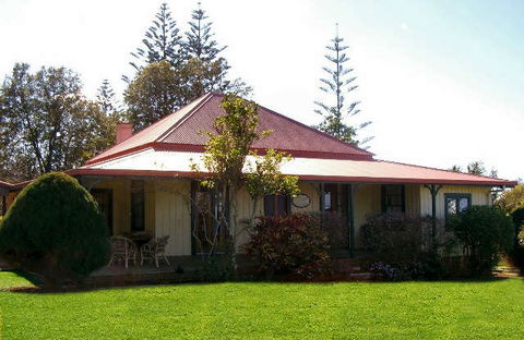 Christian's Of Bucks Point - Accommodation Port Macquarie 0