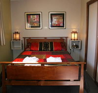 Golden Embers Apartments and B  B - Accommodation Port Macquarie