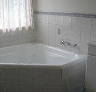 Macburn Self Contained Cottages Dog Friendly - Accommodation Port Macquarie