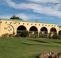 Tarcutta Halfway Motor Inn/Horse Hotel - Accommodation Port Macquarie