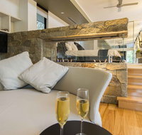 The Feathered Nest - Luxury Wildlife Retreat - Accommodation Port Macquarie