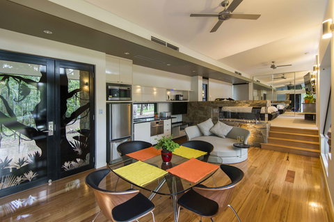 The Feathered Nest - Luxury Wildlife Retreat - Accommodation Port Macquarie 2