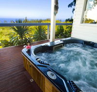 The White House Ocean View Spa Villa - Accommodation Port Macquarie