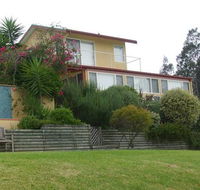 Whitby on Wallis Lakefront Holiday Cottage - Accommodation Port Macquarie