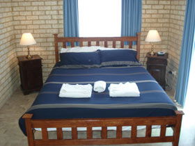 Baywatch Manor Augusta YHA - Accommodation Port Macquarie 3