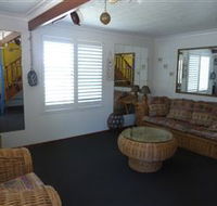 Sails Beach House Apartment Pottsville - Accommodation Port Macquarie